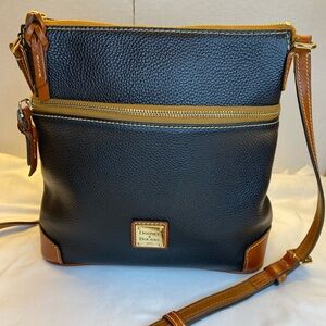 Dooney & Bourke crossbody navy